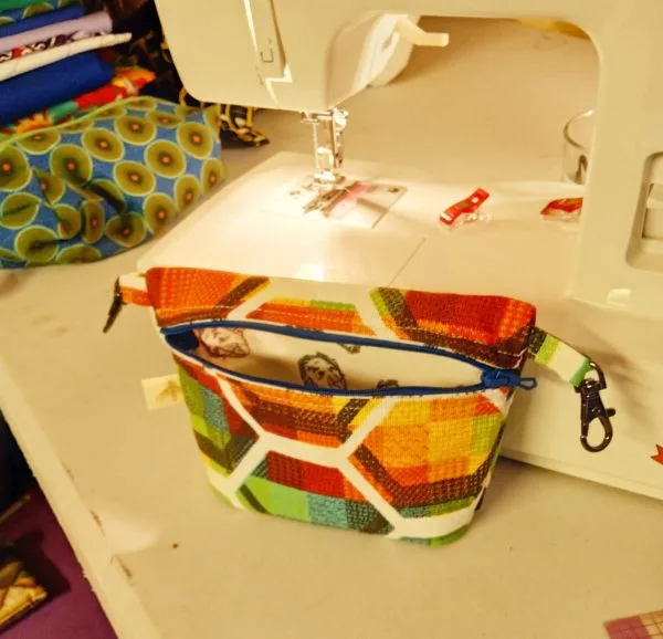 pochette à chaînette